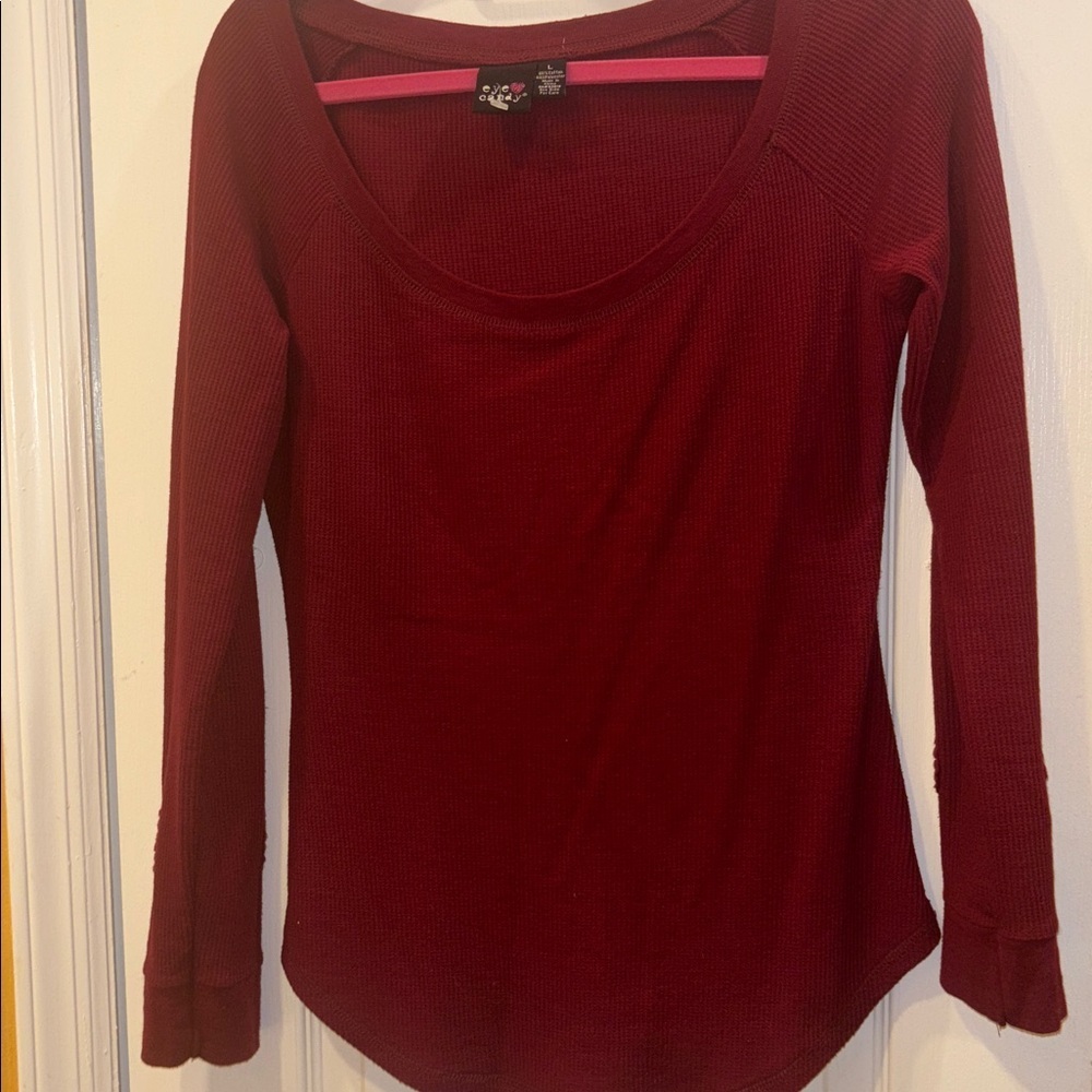 EYE CANDY BRAND BURGUNDY RIBBED L/S TEE SHIRT SCOOP NECK
LACE DESIGN ON CUFF